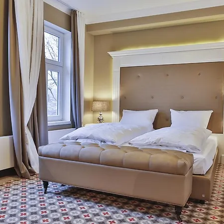 Hotel Alte Schule 3*