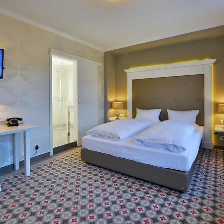 Hotel Alte Schule 3*